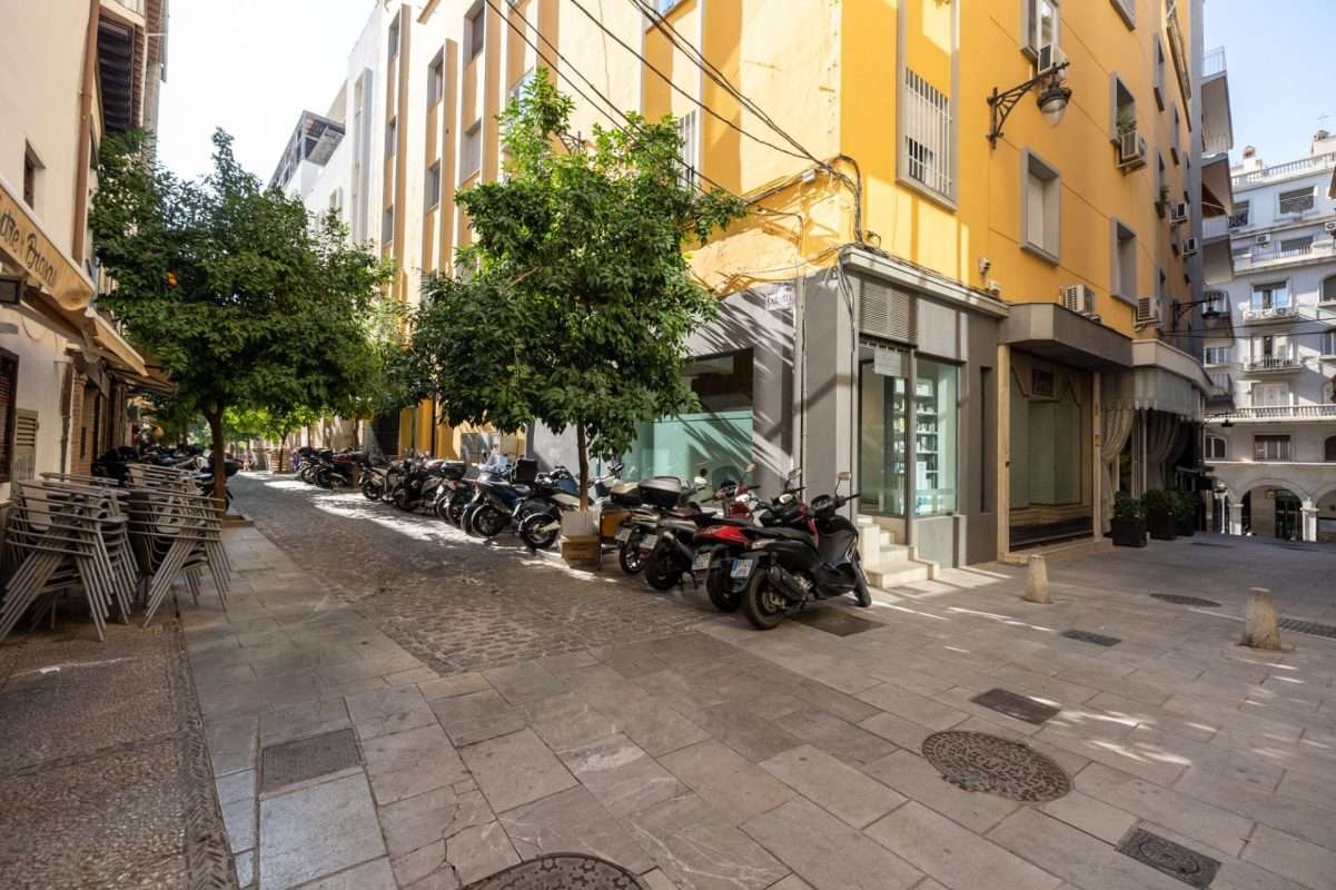 Local comercial en venta en GRANADA, Granada, Referencia: 000218V/6545 Local comercial en venta en GRANADA
