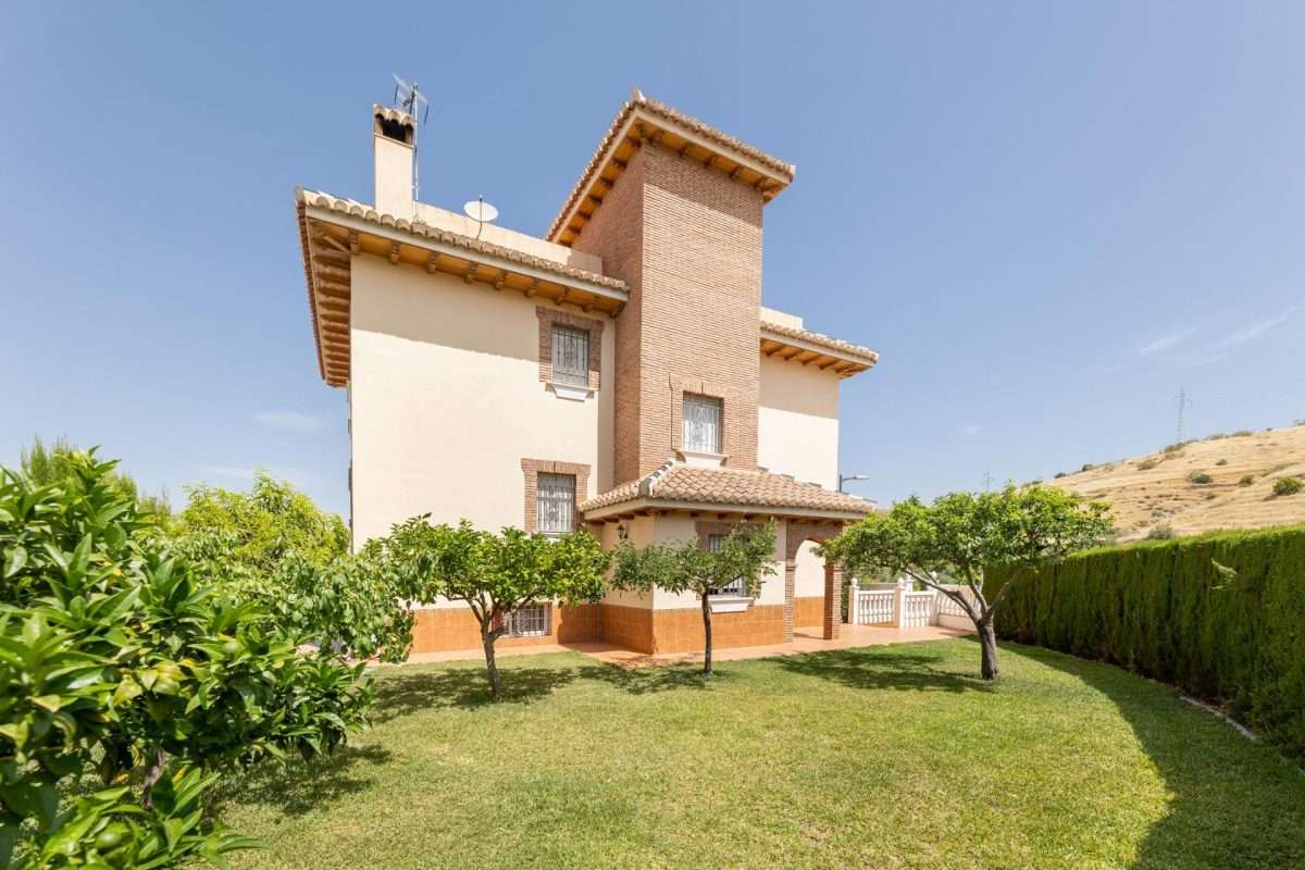 Chalet en venta en GRANADA
