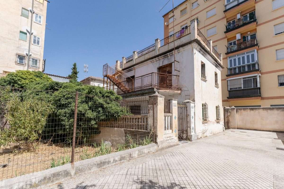 Chalet en venta en GRANADA