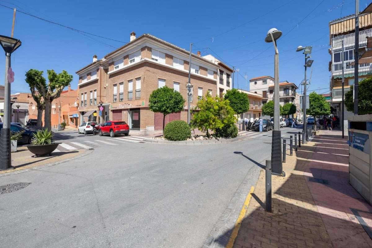 Local comercial en venta en GRANADA, Peligros, Referencia: E-DE-PELIGROS-25/3795 Local comercial en venta en GRANADA