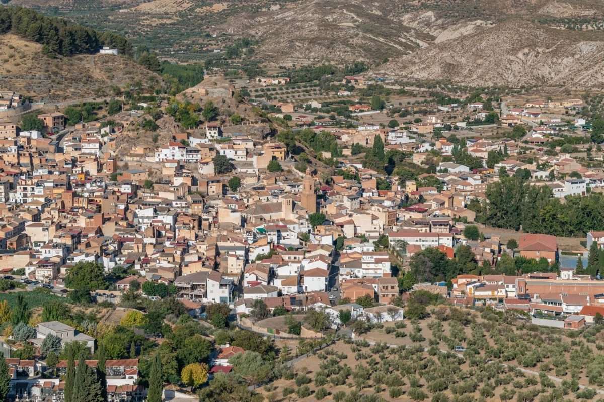 Casa con terreno en venta en GRANADA