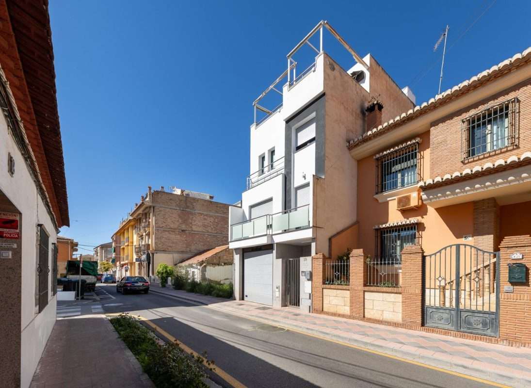 Casa en venta en GRANADA, Armilla, Referencia: E-01208/4589 Casa en venta en GRANADA