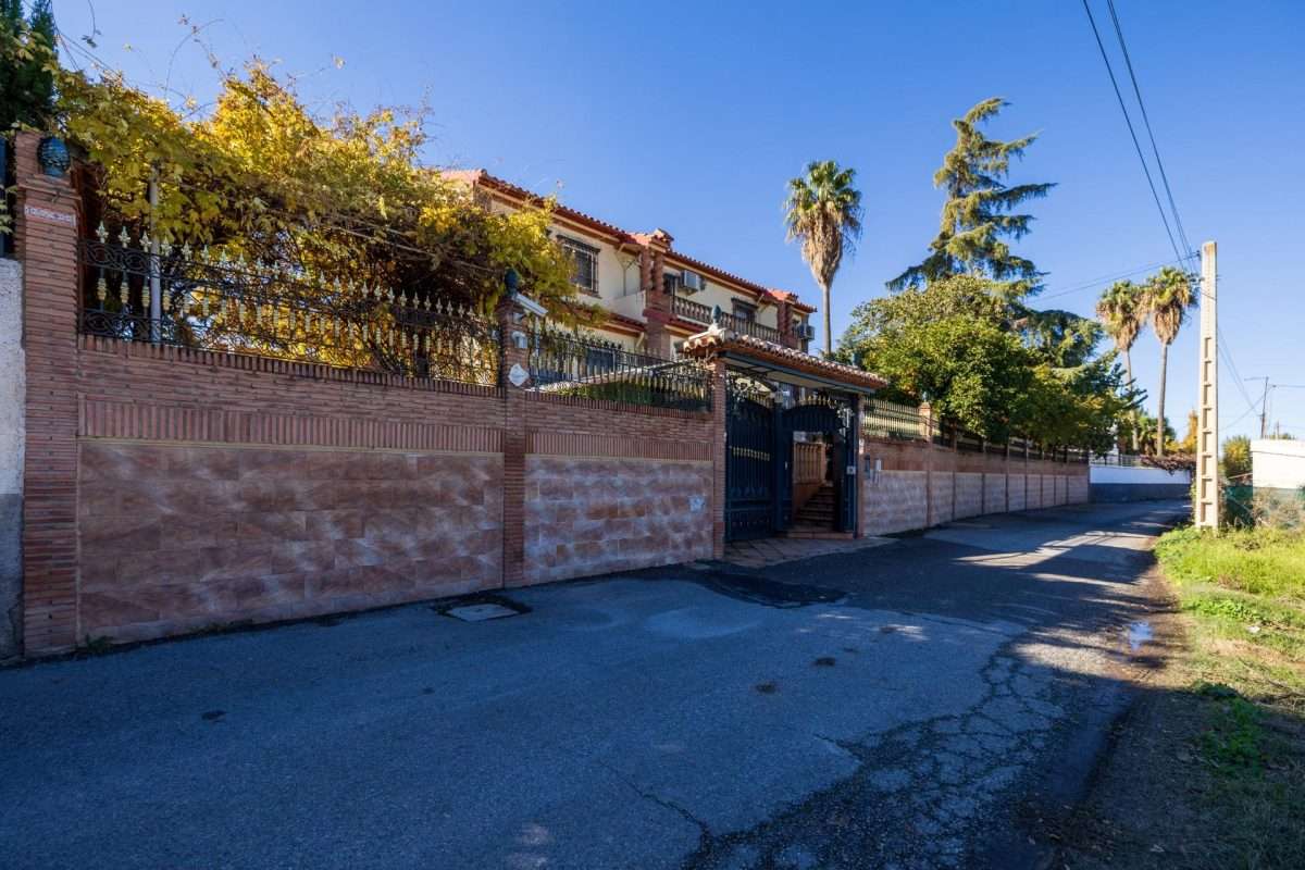 Chalet en venta en GRANADA, Ogijares, Referencia: FH02906/4960 Chalet en venta en GRANADA
