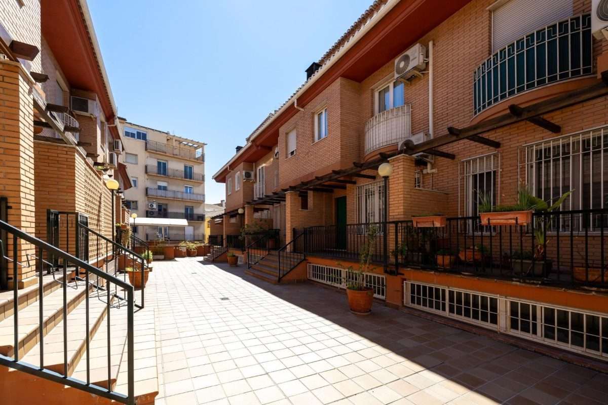 Adosado en venta en GRANADA, Granada, Referencia: 22380/6328 Adosado en venta en GRANADA