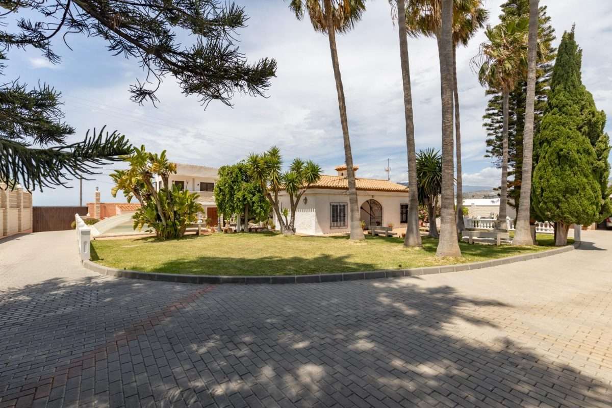 Villa en venta en GRANADA