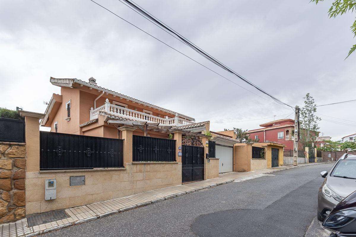 Chalet en venta en GRANADA