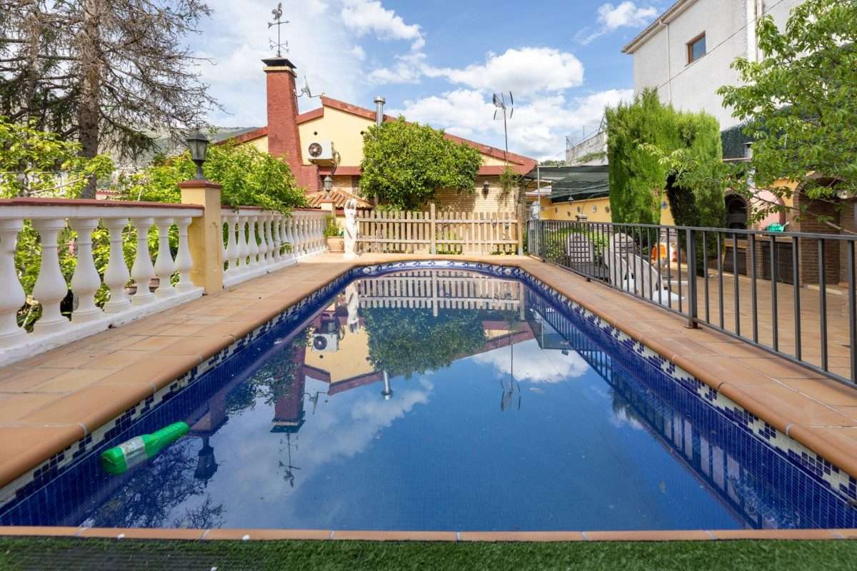 Chalet en venta en GRANADA