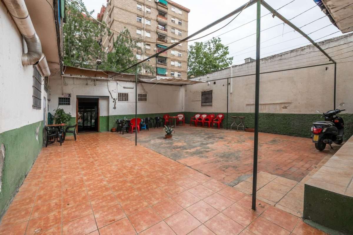 Local comercial en venta en GRANADA