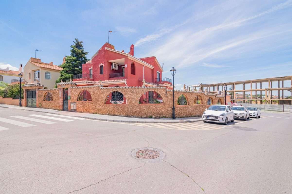 Chalet en venta en GRANADA, Ogijares, Referencia: GR26-19JR/8081 Chalet en venta en GRANADA