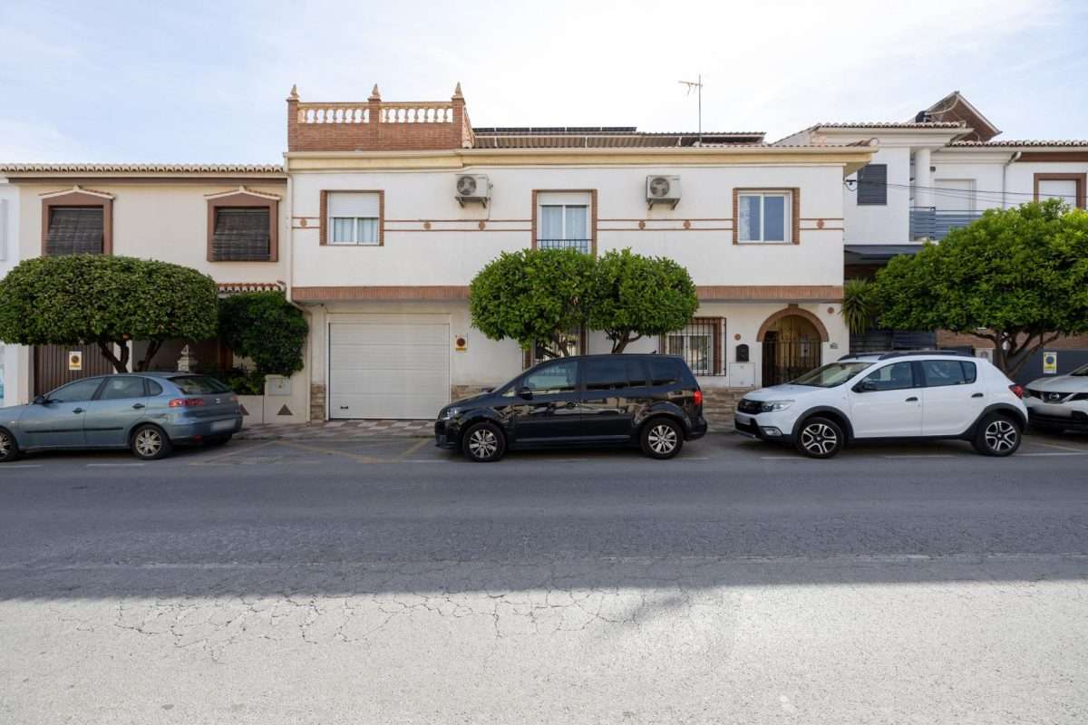 Adosado en venta en GRANADA