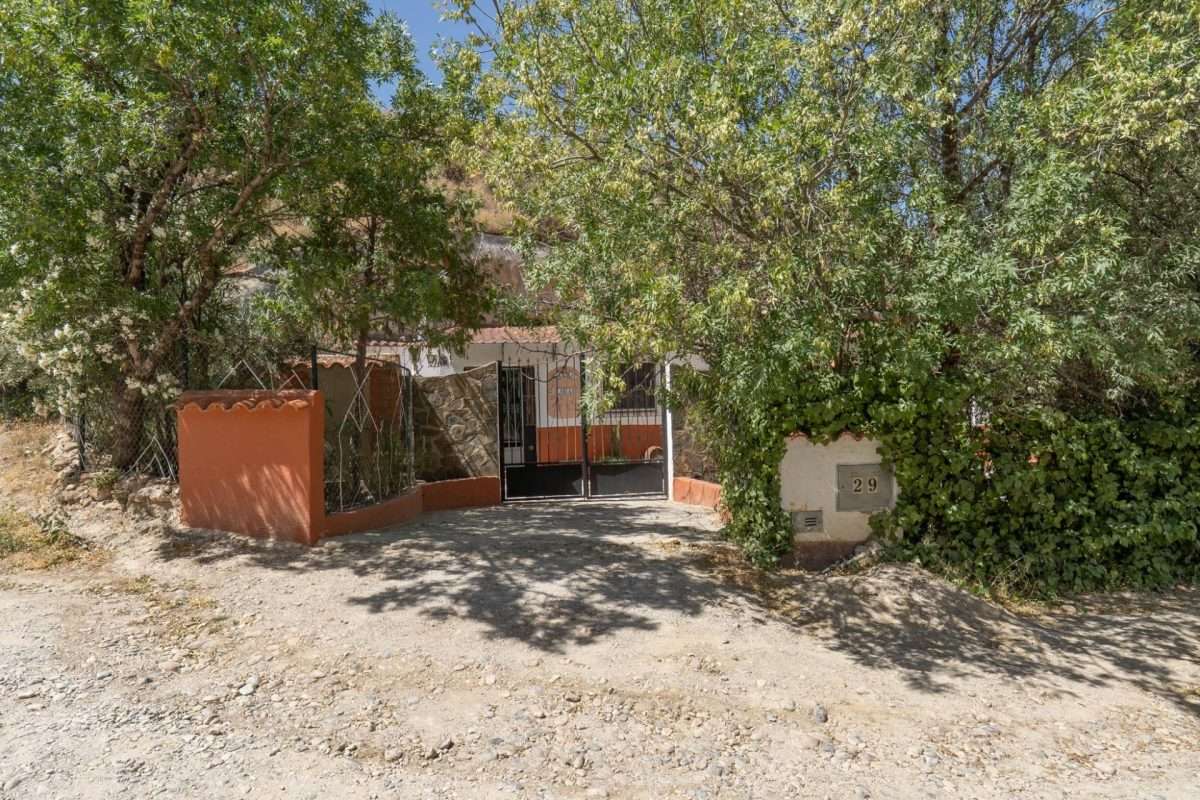 Casa Cueva en venta en GRANADA
