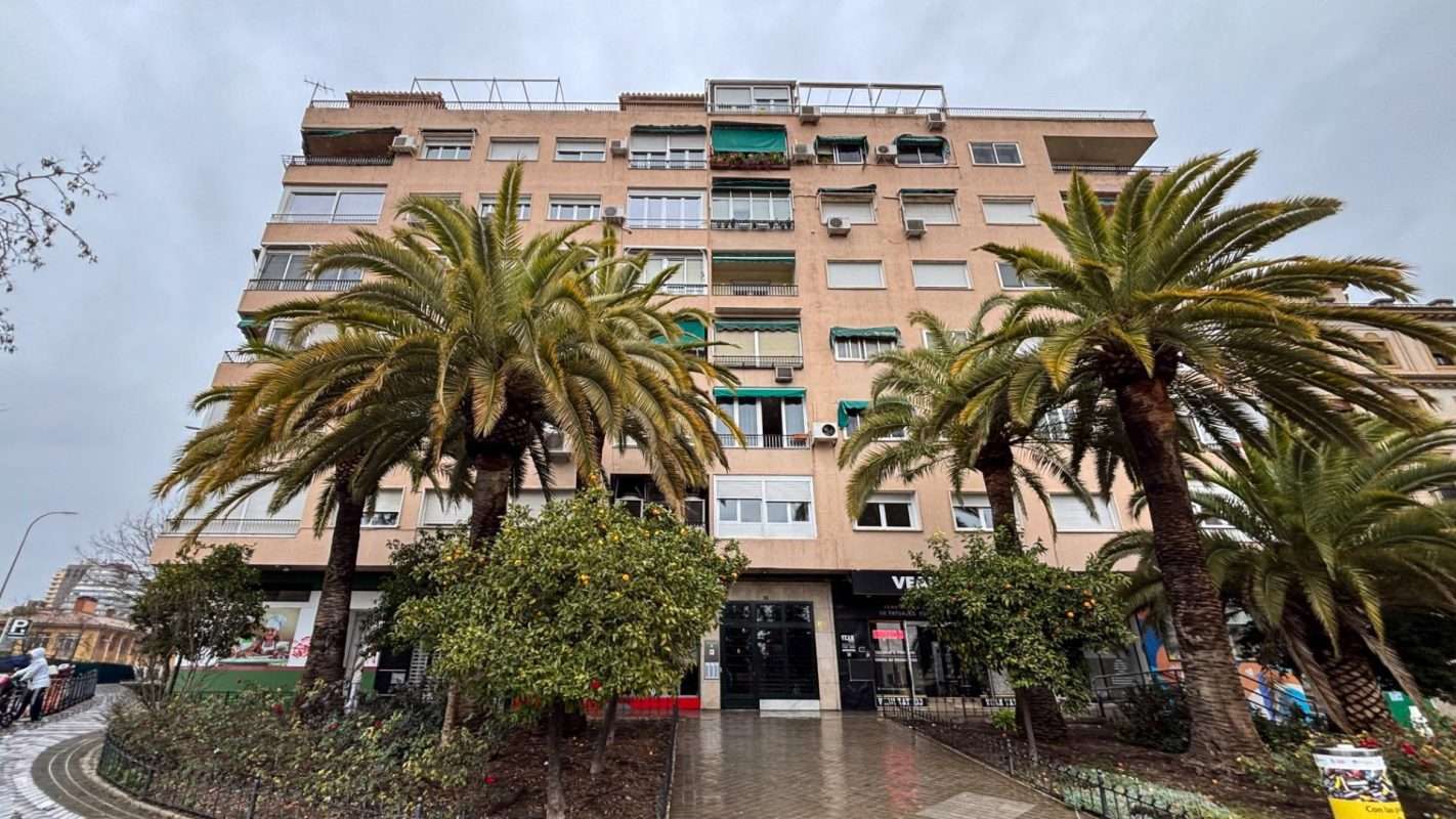 Piso en venta en GRANADA, Granada, Referencia: DK017601/9323 Piso en venta en GRANADA