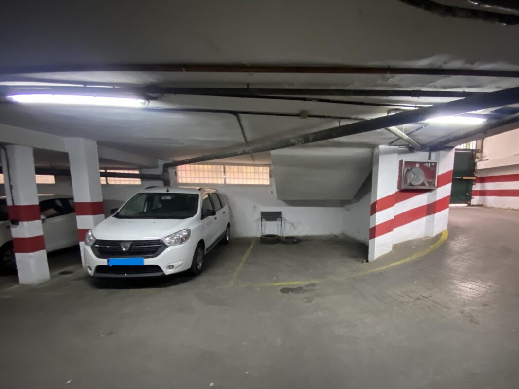 Garaje en venta en GRANADA, Granada, Referencia: DH07168 Garaje en venta en GRANADA